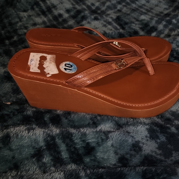 ALDO Women’s Camel TAN Brown Sandals Platform Flip Flops Wedges Shoes Size 10 - Picture 2 of 8